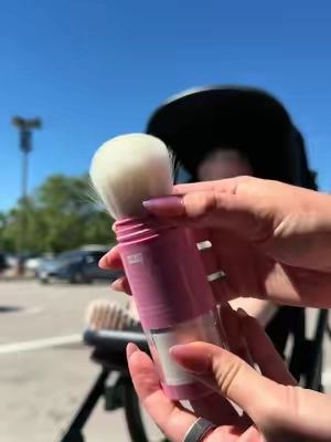 This stuff is a game changer🤯 Making sunscreen soooo easy with no fights or fussing!! Anddd it reaches all the places liquid really can’t 🍉☀️👧🏼 @Sol Brush #sunscreenhack #sunscreen #kidssunscreen #momhack 