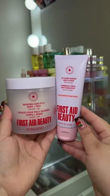 No more strawberry skin or ingrown hairs with this duo 🍓💖@First Aid Beauty #firstaidbeauty #skincare #strawberryskin #ingrownhairtreatment #fyp 