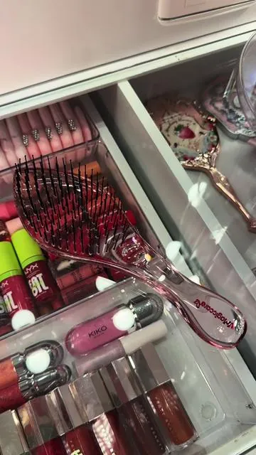 @VMAGICCARE-US #hairbrush #girly #girlythings🎀 #pink #fypシ 