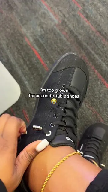 Foot pain will humble you so quick  #footpainrelief #comfortableshoes #barefootshoes #momlifehacks