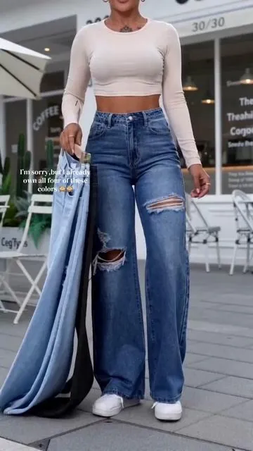 Plus-size denim jeans waist-hugging fit conceals wide hips#fashiontiktok #denimjeans #womenjeans #stretchjeans #ootd   