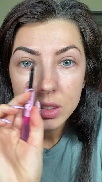 New drugstore brow powder pen just dropped @NYX Professional Makeup #nyxcosmetics #brows 