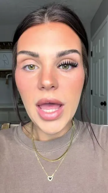 Your lashes look basic… and that’s the problem 👀 Astra lashes are bold, voluminous, and instantly transform your whole face without feeling heavy. The fluffy layers give you that full glam moment, while the band melts right into your lash line so it still looks seamless—not obvious. 👏🏼  If you want your eyes to actually stand out… this is it ✨ Astra lashes = instant upgrade. 💅🏼 @Maxcomfi #maxcomfi #tiktokshopstockup #lashclusters #diylashes #lashclustersathome 