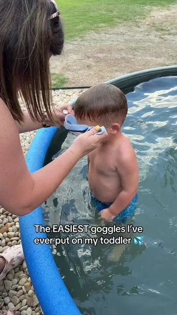 I didn’t have to wrestle my toddler to get these on… and that says a lot 👏🏽😎 #swimgoggles #goggles #pooldays #waterfun #toddlermom 
