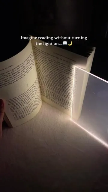 🫶A book light that doesn't strain your eyes or disturb your sleep.🛋️ Ideal for those who love reading into the night. 📖🌙It#reader #booklover #booklight #BookTok #TikTokShopStockUp