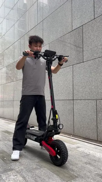 GT06 简直就是打工人的“移动办公桌”。#escooter #scooter #scooters #eoeotwo #celebrateeveryride 