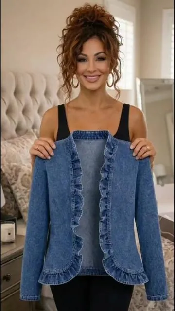 One denim jacket. Endless looks. The perfect everyday denim jacket for any outfit. #denimjacket #SpringStyle #CasualChicStyle 