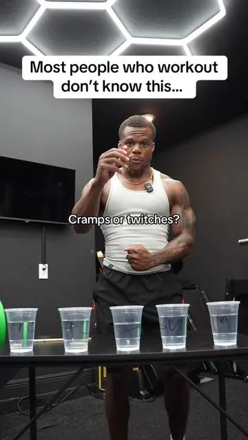 You’re literally training with an electrolyte imbalance. That’s why you feel “off”. Get those electrolytes in! #electrolytes #dehydration #electrolytepowder #sportsdrink 