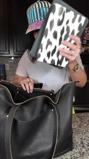 This one hack changed my mornings! #plgpartner #tiktokshopcreatorpicks #tiktokshopmothersday #leathertote #workbag 