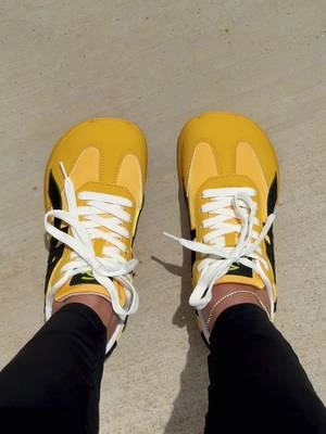 Wide feet or bunions? Grab these! #widetoebox #wideshoes #widefootfriendly #bunions 