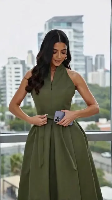 Vestido de fiesta elegante sin mangas, línea A, corbata en cintura, escote en V, estilo urbano para diario, primavera/verano #quincedress #curvyfashion #girlsfashion #findeañocontiktokshop🔥 #unisexfashion #womenclothes #quinceañeradress #fashionlatina #longdress #weddingdressshopping
