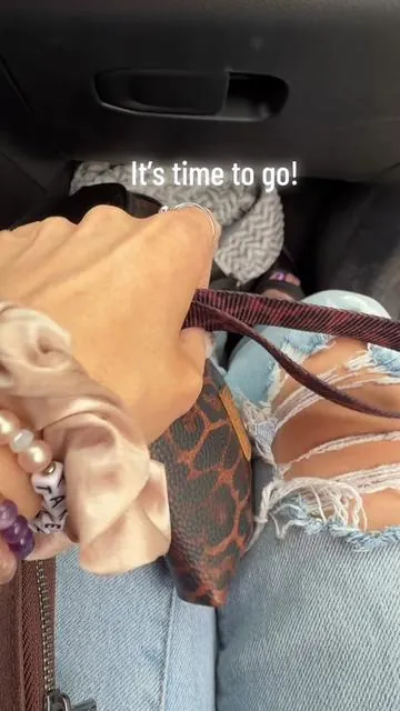 Grab & Go wristlet… for those days when you don’t have time. 👀 like today  #tiktokshopcreatorpicks #BigDreamsStartSmall #wranglerwristlet #wranglerwallet #wristlet 