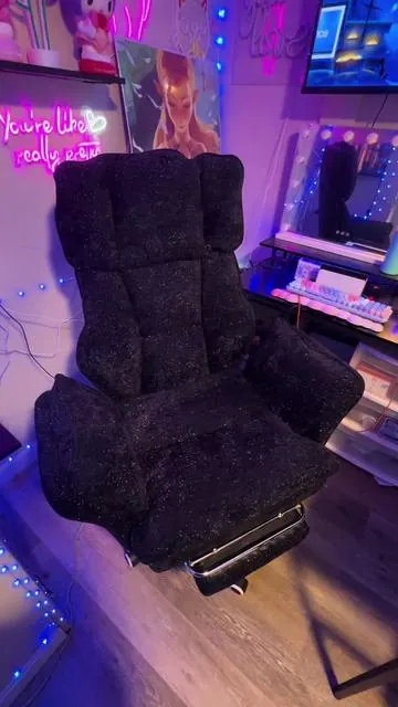My new desk chair! #homerelexa #deskchair #officechair #gamingchair #homeoffice @Homrelexa 