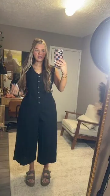 the cutest linen jumpsuit / romper! #romper #jumpsuit #linen #ootd 
