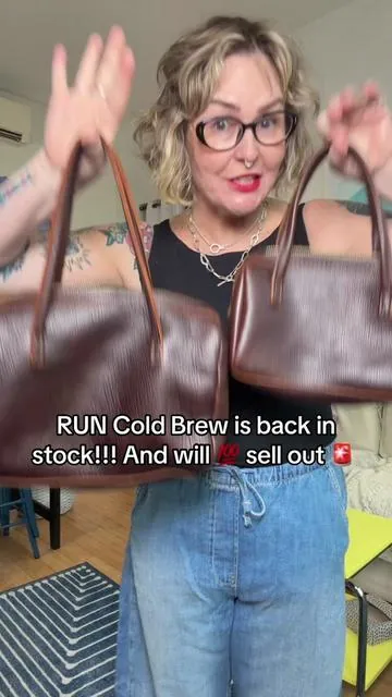 It restocked right after I made this so run to see if it’s still in stock #portlandleather #sloandoctorbag #tiktokshopmothersday #tiktokshopcreatorpicks #tiktokshopstockup 