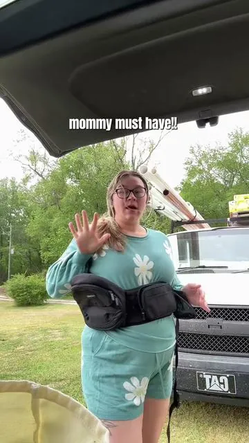 this sling saves my back from my 16 month old velcro baby🩵 