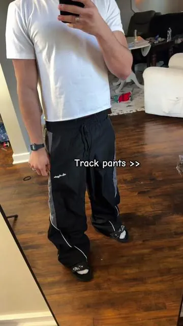 These got the perfect bagginess to em, so glad I found these 😮‍💨 #trackpants #casualpants #streetwear #menspants #baggy 