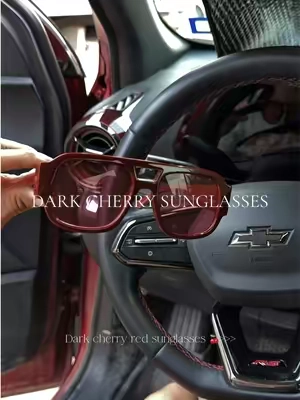 My current obsession! 🍒 🕶️ #sunglasses #womenssunglassses #eyewear #sunglassesfashion 
