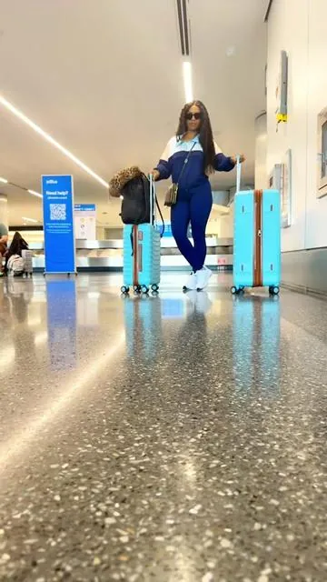Travel in style ✈️✨ and stress-free with this luggage set 💼💎 ✔️ Smooth 360° spinner wheels ✔️ TSA-approved locks ✔️ Durable zippers + pockets ✔️ 4–8 piece options for solo trips or family vacations ✔️ Each suitcase nests perfectly inside the other for effortless storage 🚪✨ plus, no more losing your bags in a sea of black luggage. 💙 🔥 Click the orange shopping cart to run and grab yours before it sells out! Save this for your travel wishlist & share with your travel bestie 🌍💼 #TravelTok  #luggageset  #TravelEssentials  #GiftsForHer  #GiftsForHim