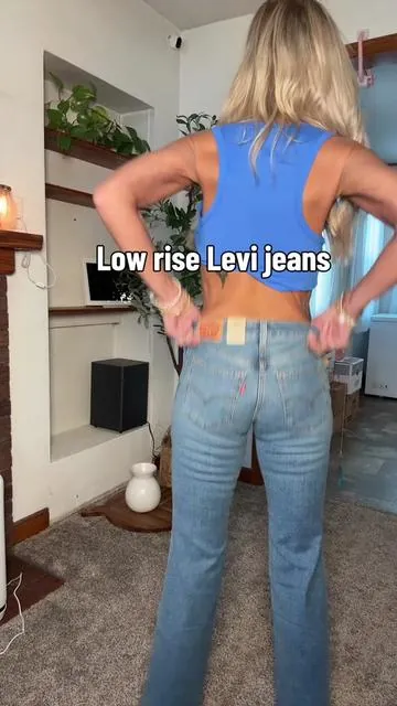 Low rise Levi jeans you will want! #jeans #levijeans #bootcutjeans #lowrise 