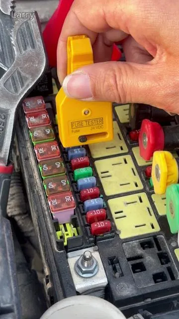 Excelente extractor de fusibles para automóviles. #tiktokshopspringglowup #Tester#tool #diy #Automotive Accessories