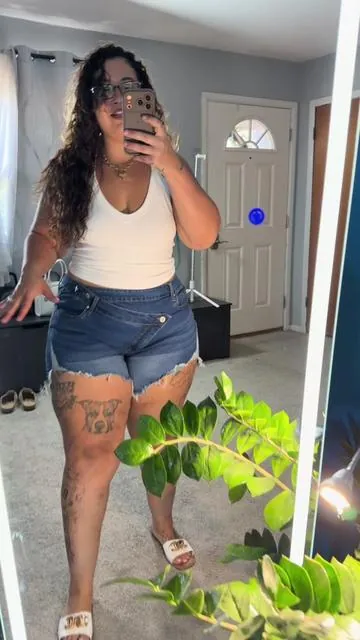 Stretch Jean shorts 💃🏽 #jeanshorts #ootdinspo 