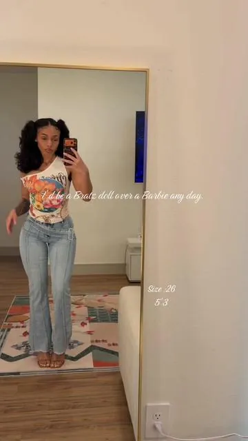 They just fit soo good.  #y2kaesthetic #2000sfashion #jeans