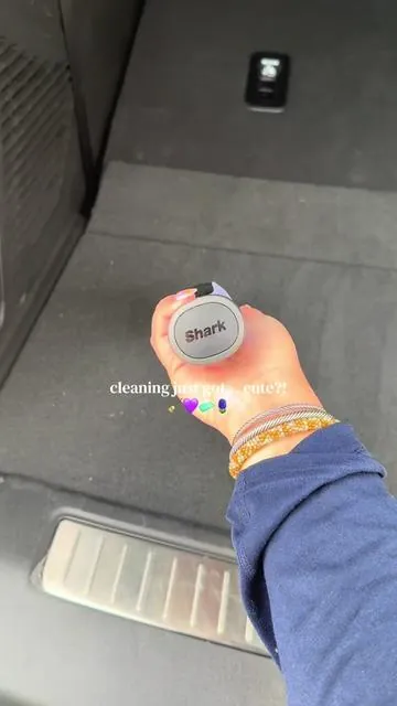 a cute vacuum was definitely not on my bingo card but here we are 💜✨ this little shark wandvac is lightweight, powerful, and actually makes quick cleanups feel easy (and dare I say… aesthetic). perfect for crumbs, car messes, and everyday chaos without dragging out a full vacuum. #sharkwandvac #cordlessvacuum #cleaninghacks #homeessentials #sharkhome @Shark Home 