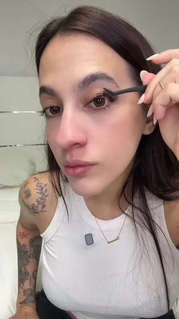 #nogluelashes 