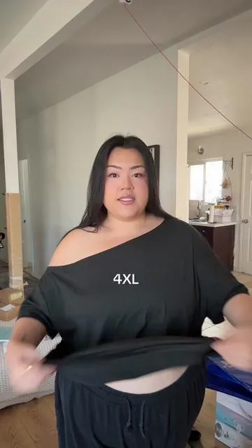 #plussize #plussizeshirt #offtheshoulder #offtheshouldershirt #ootd 