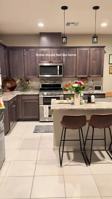 Free shipping and a six pack at that price? I literally bought three packs. #aestheticlighting #homeaesthetic #moodlighting #lightingideas #aesthetichome 