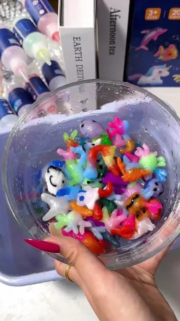 Reusable art is a whole vibe. ♻️#magicwaterelf #giftideas #sensoryplay#tiktokshopspringglowup #joyfresh 