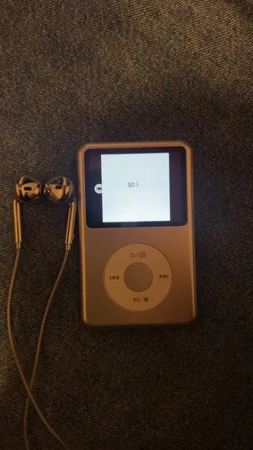 bye bye #ipod #arianagrande #bye 