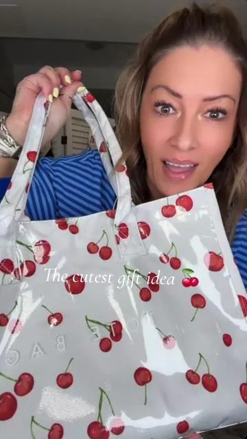 TOTE BAG. So many patterns to choose from! Great gift idea. Mother’s Day is so close! 🌸🩷 #mothersday #mothersdaygiftideas #giftideasforher #totebag 