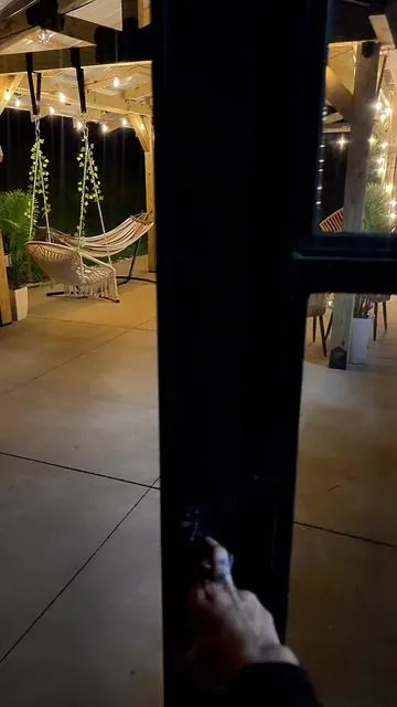 Luces solares exteriores impermeables con control remoto y carga solar/Type-C, iluminación cálida para patio y jardín #add #tiktokshopfinds #lucessolares #outdoorlights #homeupgrade 