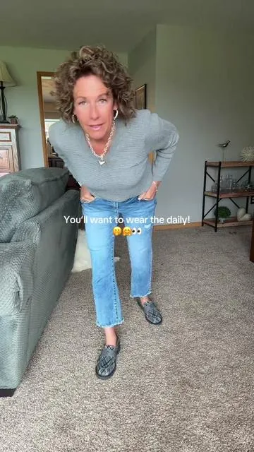 @Flamingals you will reach for these cropped jeans over and over! #tiktokshopstockup #tiktokshopmothersday #tiktokshopmemorialday #jeans #denim 