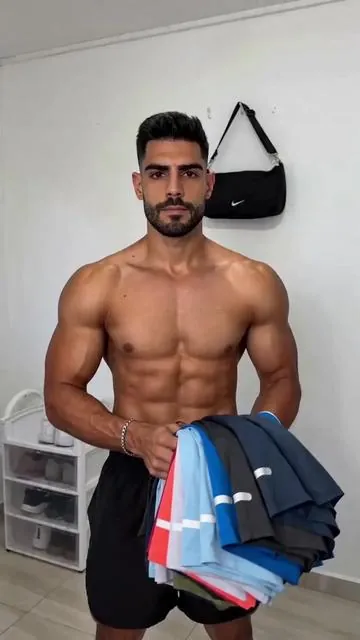 Deporte hombre color sólido, manga corta, transpirable, de secado rápido, para correr y ciclismo. #unisexfashion #sportwear #topsdeportivosmujer #workoutfits #diadelhombre2024 #menssuits #topdeportivosmujer #swimwearfashion #fitnesswear #urbanwear