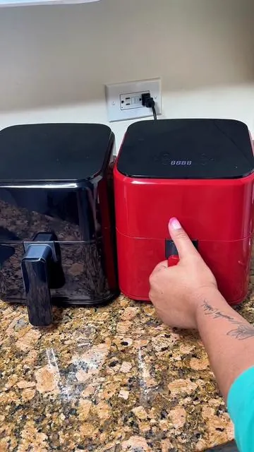 Freidora de aire 4 en 1 ideal para cocinar sin aceite de forma rápida y saludable. Permite freír, hornear, recalentar y deshidratar alimentos con resultados crujientes y deliciosos #airfryer #freidoradeaire #electrodomesticos #tiktokshopstockup #tiktokshopmothersday 