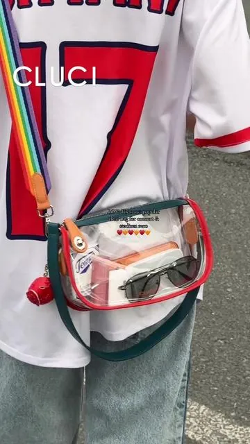 Looking for the ultimate trendy concert & stadium approved bag?She’s your must- have!!!🧡♥️✨ #cluci #stylish #bagaccessories #tiktokmademebuyit #clearbag #stadiumapprovedbags #concertapprovedbags #fypシ 