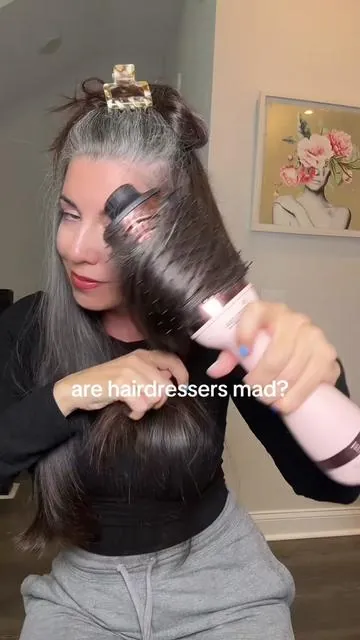 Gloss, strengthen and soften in just 15 minutes! #glasshair #hairgloss #shinyhair #tiktokshopmothersday #tiktokshoprestock @IGK Hair 