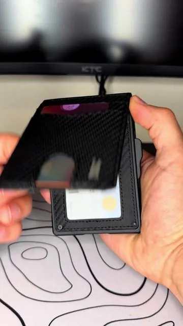 This wallet is perfect and it’s on sale!! #wallet #slimwallet #rfidwallet #tiktokshopcreatorpicks  #creatorsearchinsights 