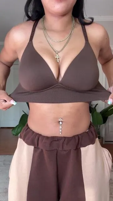 this bra is SO lifting + comfy😍🤌🏽