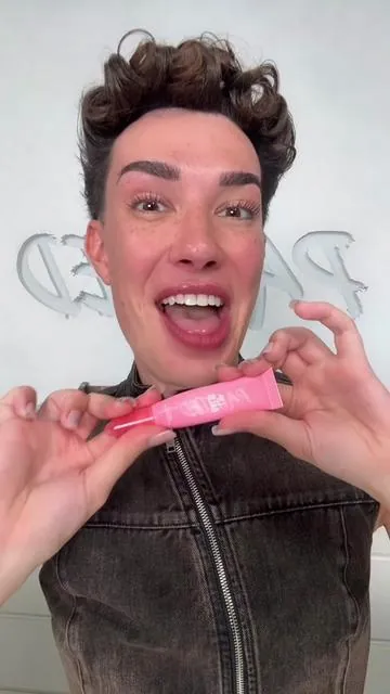 VANILLA BATTERCREAM IS BACKK!!!  Grab before it’s gone again! 🧁💞  #painted #lipbalm #jamescharles 