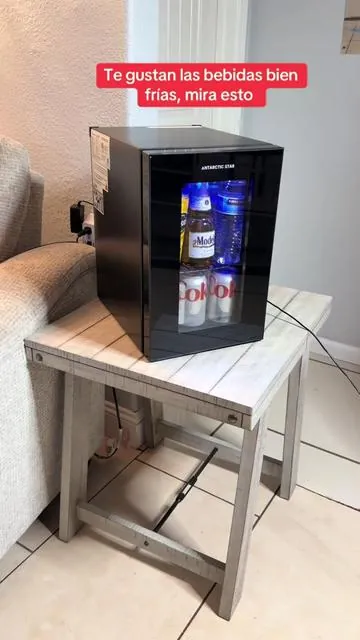 Te gustan las bebidas bien frías, mira esto #minifridge #minifridgerestock #office #gamingsetup #desksetup 