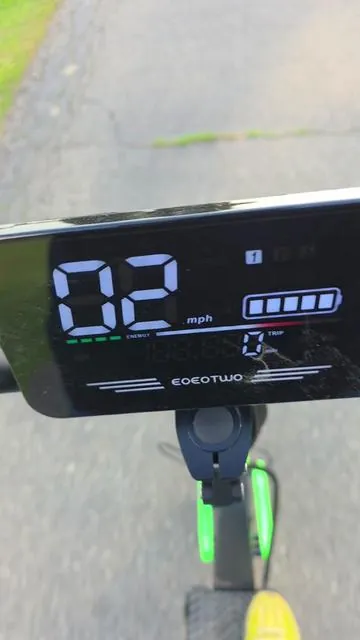 Eoeotwo 28 mph top speed electric scooter! #scooter #electricscooter 