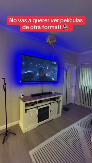 TCL S55H / S45H Soundbar Barra de sonido potente para mejorar el audio de tu TV 🔥 Con tecnología Dolby Atmos y DTS Virtual:X para una experiencia más envolvente en películas, series y música. El modelo S55H incluye subwoofer inalámbrico para bajos más profundos y sonido más completo, mientras que el S45H es opción compacta todo en uno con buen rendimiento 👀 Ambos cuentan con Bluetooth, HDMI eARC y calibración automática para adaptar el sonido a tu espacio fácilmente.   Perfectos para upgrade rápido sin gastar de más 🎬🔊 ⸻ #BigDreamsStartSmall #TikTokMadeMeBuyIt #TechSetup #HomeTheater #creatorsearchinsights @TCL US 