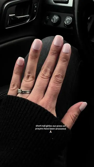 My girlies who still need to function these are for you! @Glamnetic #nails #glamneticnails #glamnetic #pressonnailstutorial #momsover30 