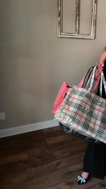 10/10 tote bag for the girlies! #totebag #tiktokshopstockup #tiktokshopcreatorpicks #bagsonbags #bagcollection @KALIDI 