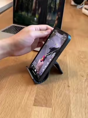 I didn’t get it at first…now i do#phonestand #phoneaccessories #contentcreator #coolfinds #phoneholder 