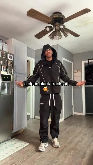 6ft wearing M #fyp #tracksuit #fashion 